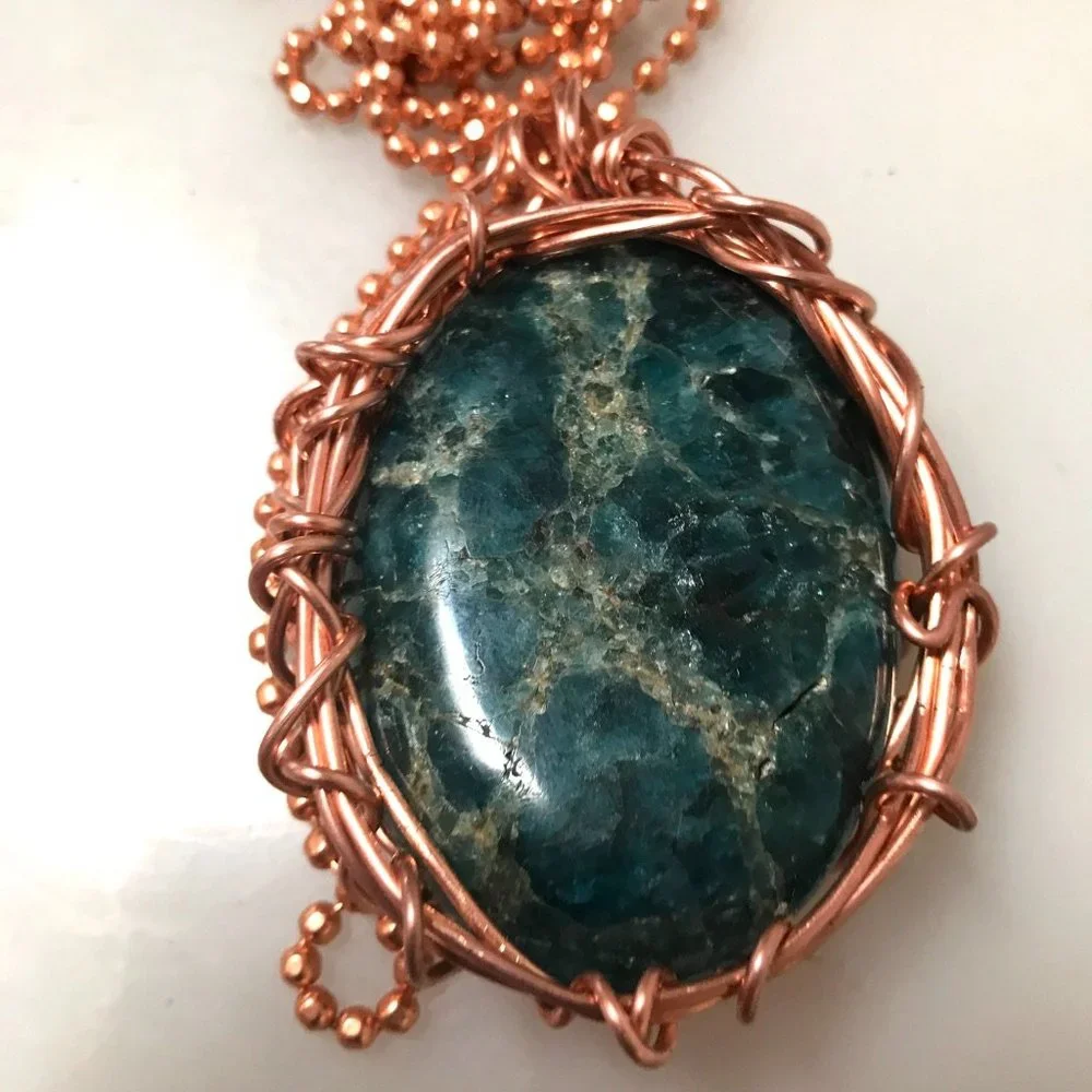 Genuine Blue Apatite Untreated Gemstone Solid Copper Pendant Necklace Handmade - Picture 9 of 10